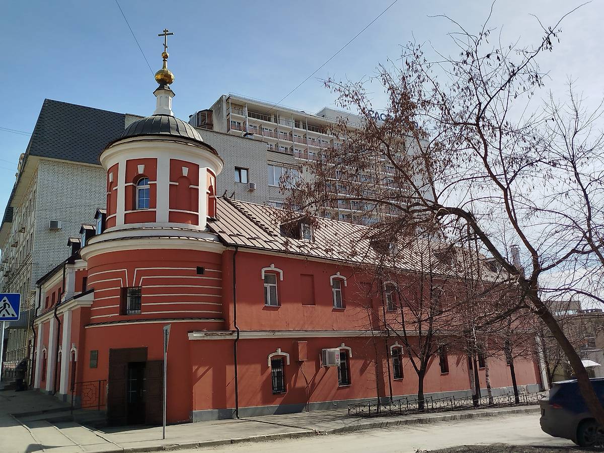 фасады. Церковь Воздвижения Креста Господня при Епархиальном учебном центре сестёр милосердия, Саратов (Саратов, город, Саратовская область)