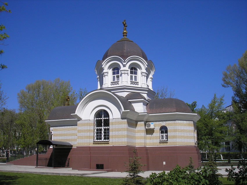 Саратов. Церковь Луки (Войно-Ясенецкого) при 3-й городской клинической больнице. фасады