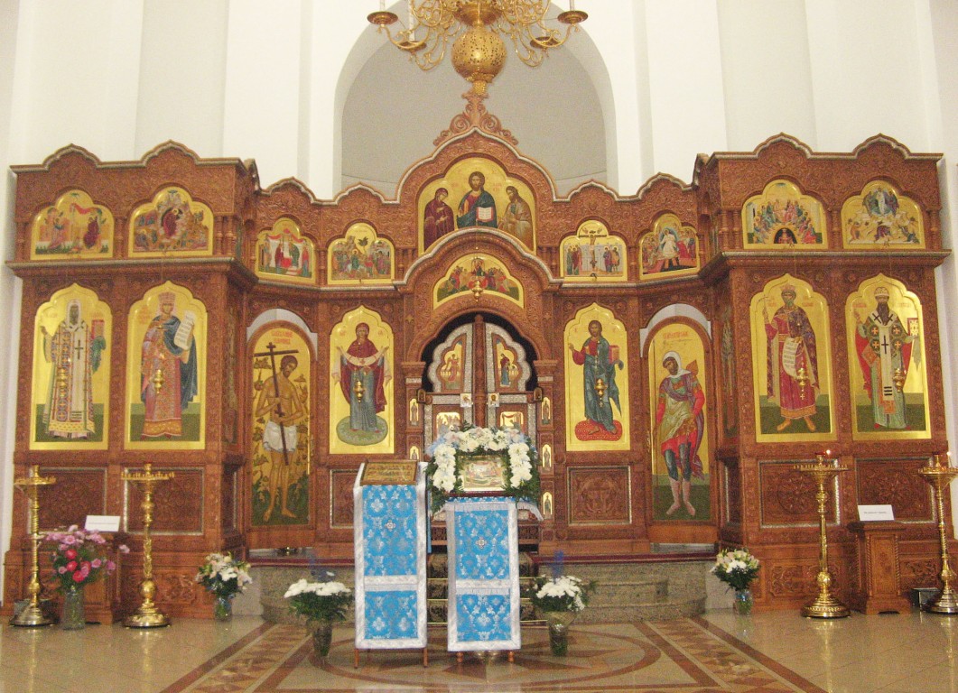 Церковь Владимира равноапостольного в Детском парке, Саратов (Саратов, город, Саратовская область). интерьер и убранство, Иконостас храма