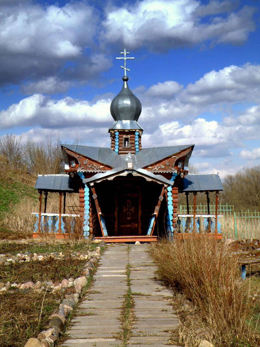Церковь Михаила Архангела, Семьяны (Воротынский район, Нижегородская область). дополнительная информация, Святой источник