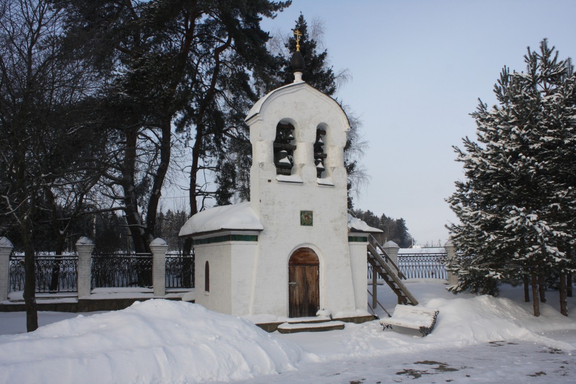 Церковь Иулии Анкирской, Лопотово (Солнечногорский городской округ, Московская область). архитектурные детали, Звонница.