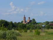 Церковь Ризоположения (Положения ризы Христа Спасителя в Успенском соборе в Кремле), Общий вид церкви с дороги со стороны Каинок.<br>, Тихий Плёс, Верхнеуслонский район, Республика Татарстан