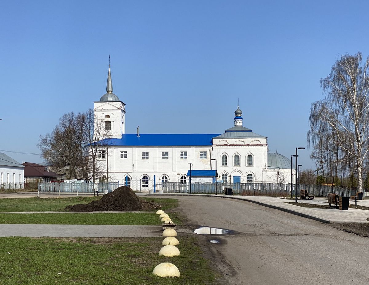 Общий вид с юга, общий вид в ландшафте. Церковь Казанской иконы Божией Матери, Цивильск (Цивильский район, Республика Чувашия)