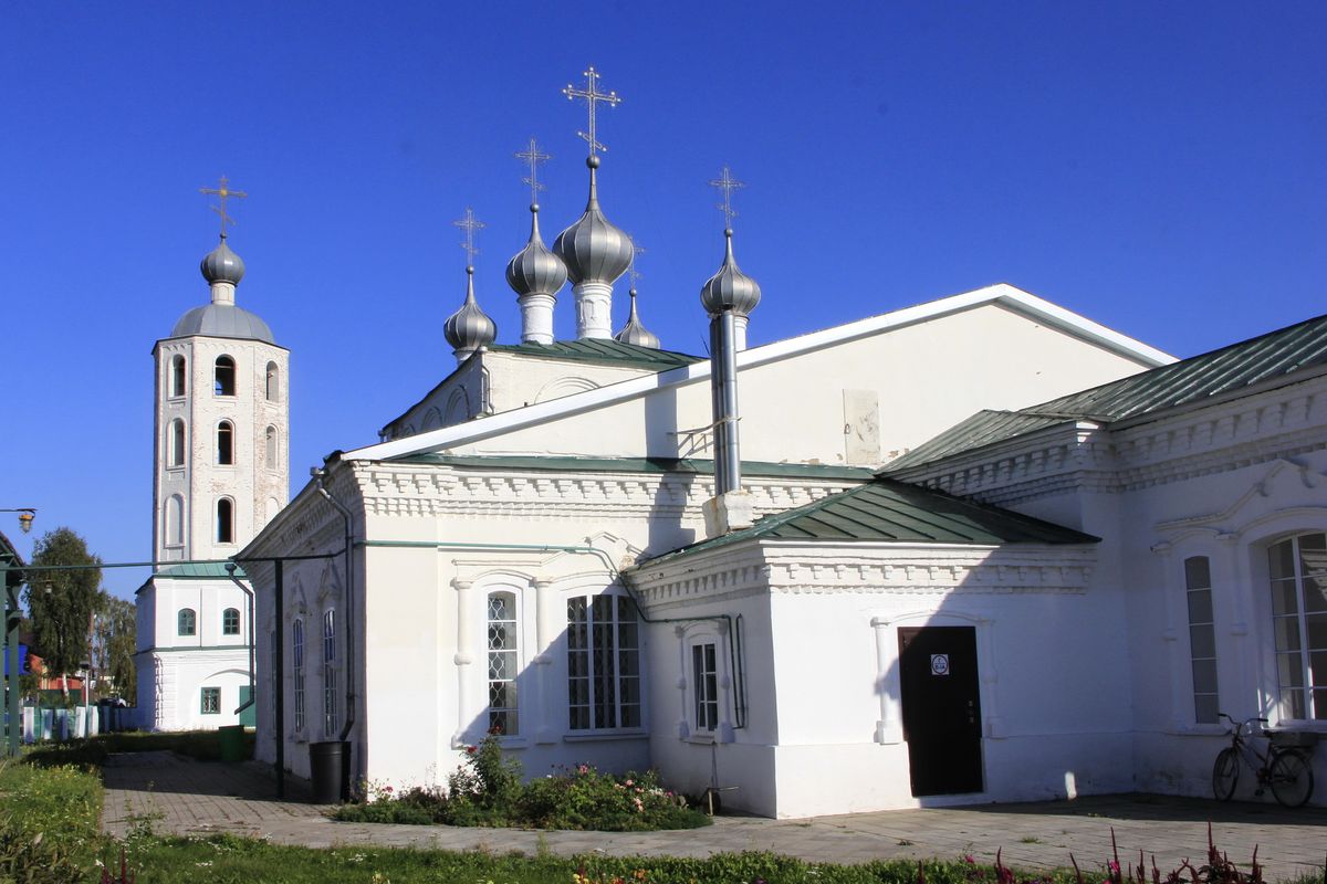 Собор Троицы Живоначальной, Цивильск (Цивильский район, Республика Чувашия). фасады