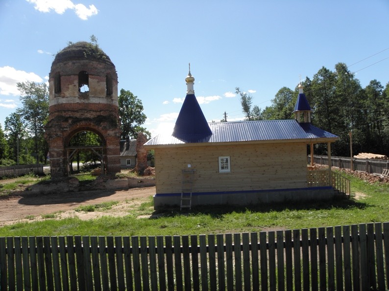 Часовня Успения Пресвятой Богородицы, Феофилова Пустынь (Николаево) (Струго-Красненский район, Псковская область). фасады