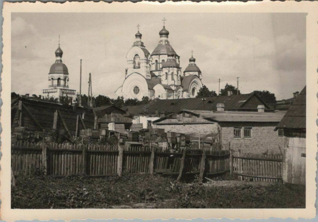 Ровно. Кафедральный собор Воскресения Христова. архивная фотография, Вид на собор и колокольню. Фото 1941 г. с аукциона e-bay.de