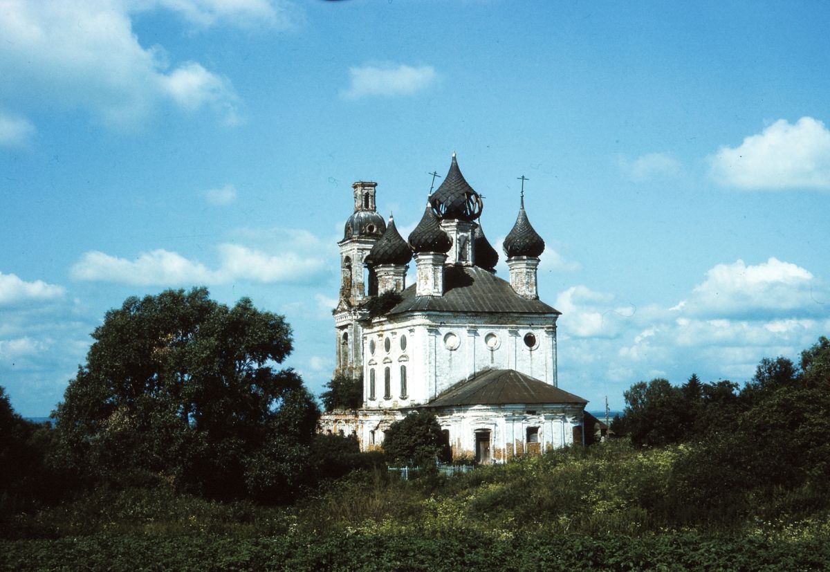 Церковь Воскресения Христова, Сараево (Нерехтский район, Костромская область). общий вид в ландшафте