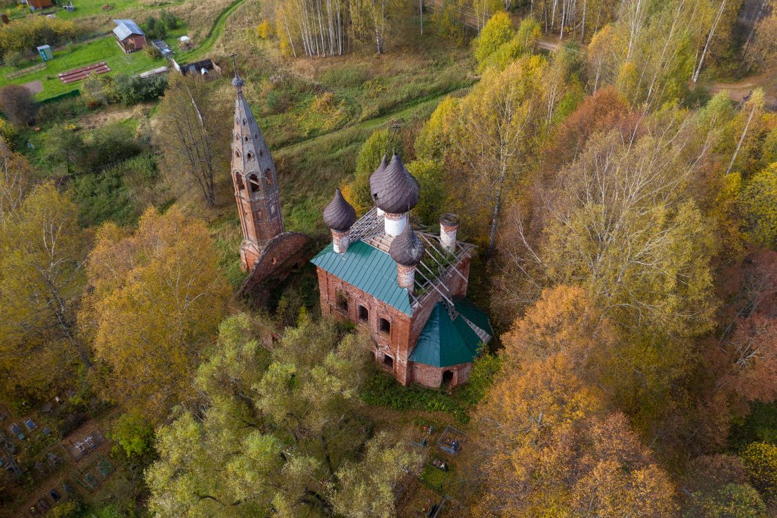 Выголово. Церковь Троицы Живоначальной. фасады