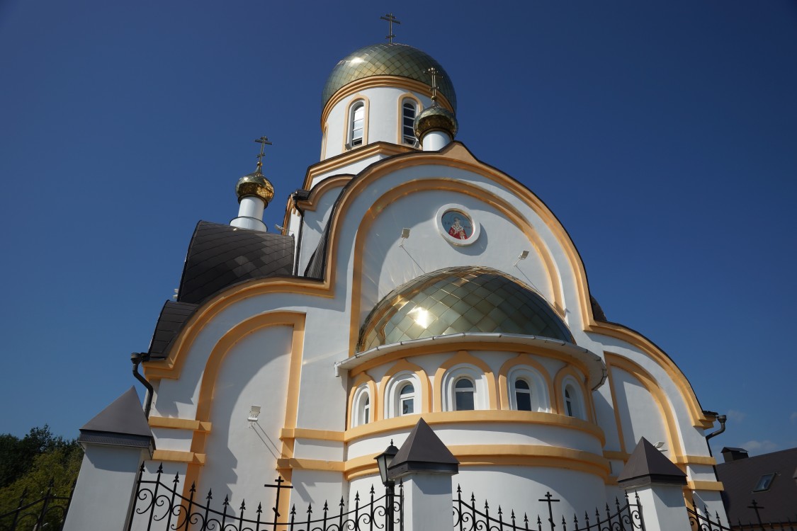Церковь Царственных страстотерпцев, Курск (Курск, город, Курская область). фасады