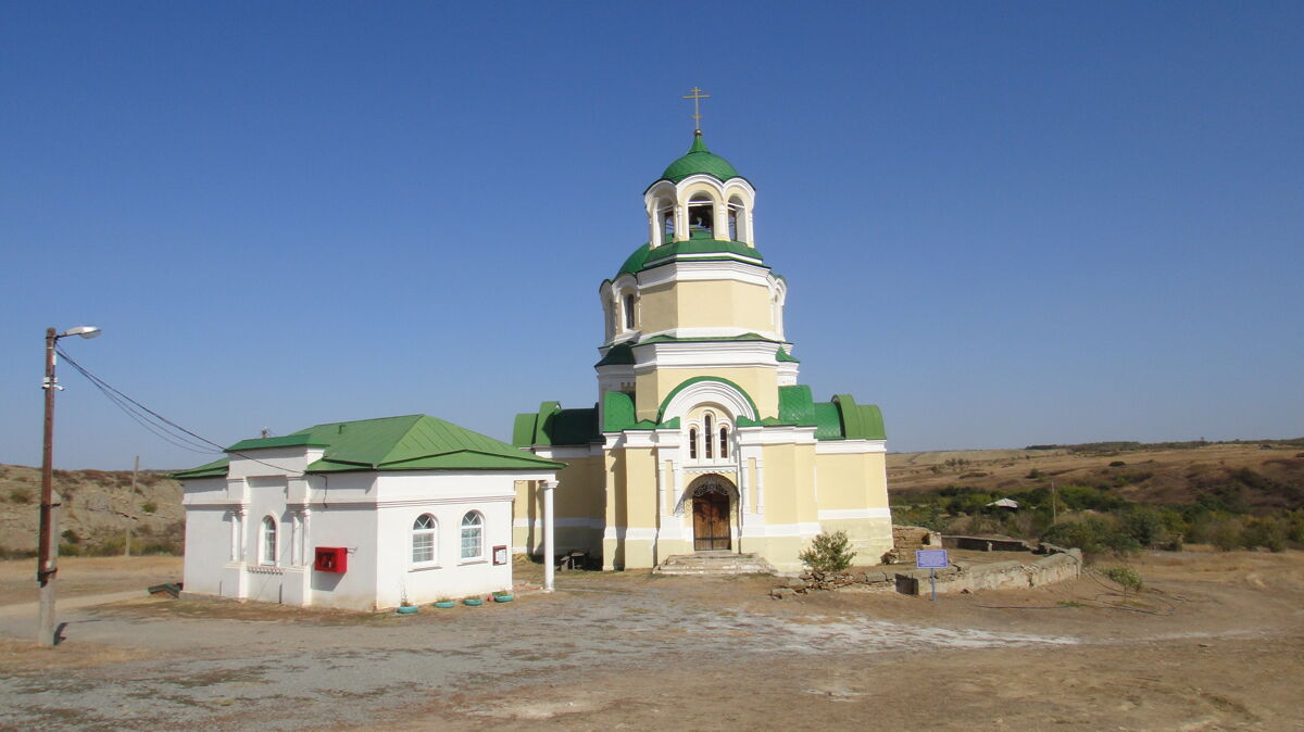 Церковь Троицы Живоначальной, Дядин (Белокалитвинский район, Ростовская область). общий вид в ландшафте