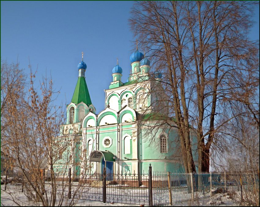 Церковь Успения Пресвятой Богородицы, Пушкарное (Яковлевский район, Белгородская область). общий вид в ландшафте