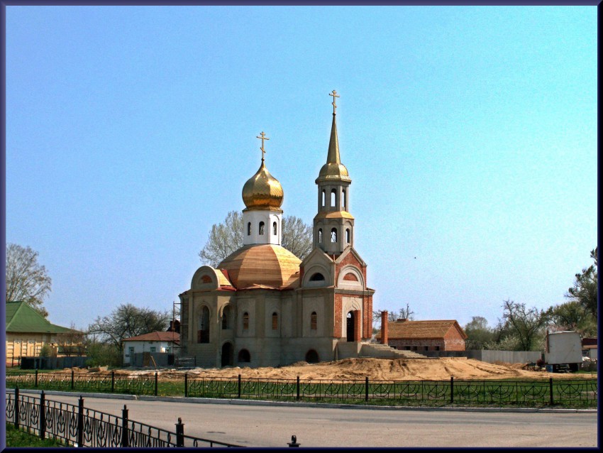 Церковь Спаса Нерукотворного Образа, Головчино (Грайворонский район, Белгородская область). общий вид в ландшафте