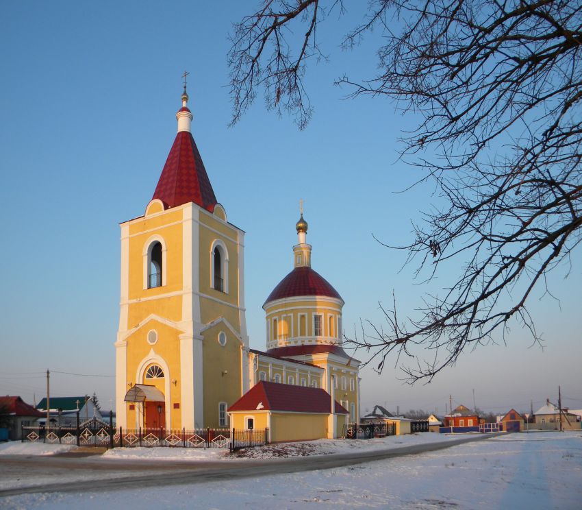Церковь Трех Святителей, Стригуны 1-е (Борисовский район, Белгородская область). общий вид в ландшафте