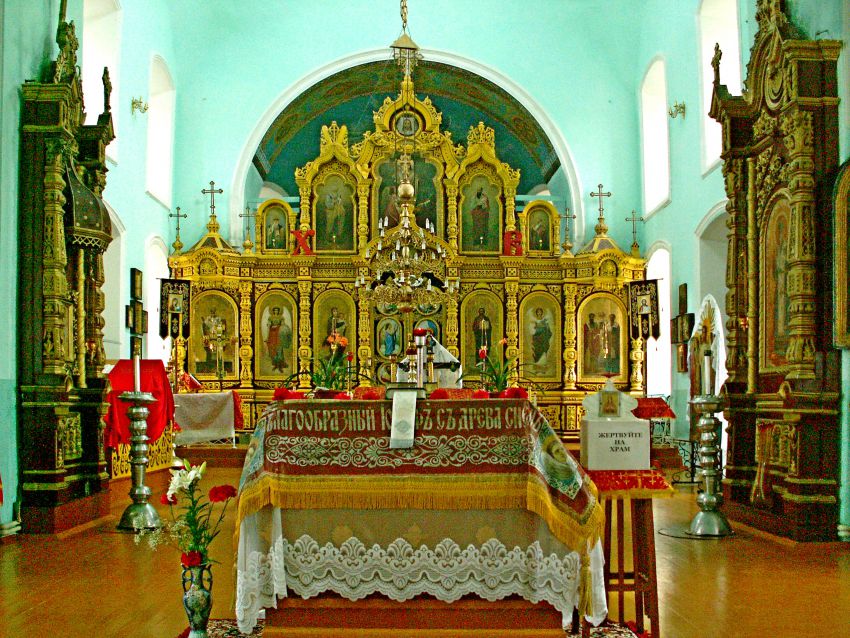 Церковь Трех Святителей, Стригуны 1-е (Борисовский район, Белгородская область). интерьер и убранство