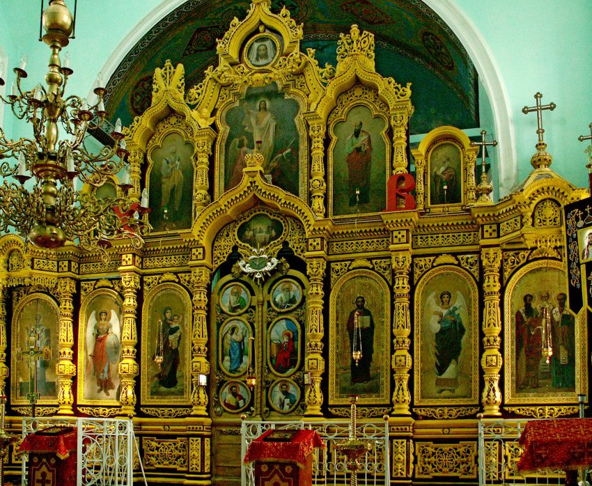 Церковь Трех Святителей, Стригуны 1-е (Борисовский район, Белгородская область). интерьер и убранство