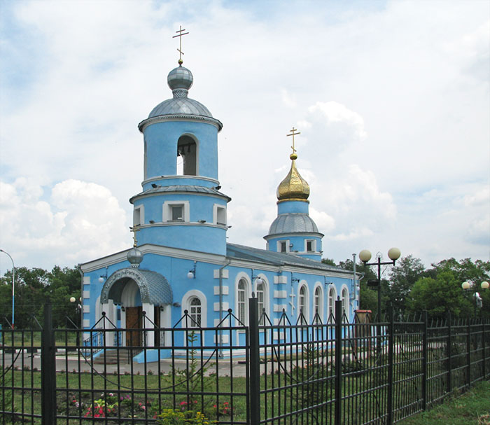 Церковь Сретения Господня, Строитель (Яковлевский район, Белгородская область). общий вид в ландшафте