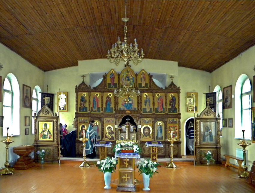 Церковь Сретения Господня, Строитель (Яковлевский район, Белгородская область). интерьер и убранство