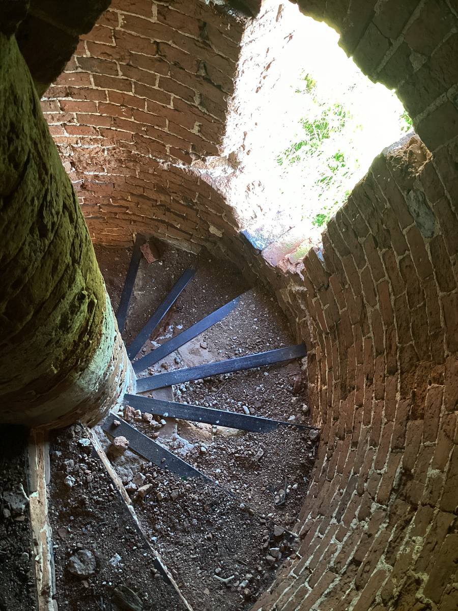 Лестница в колокольне, архитектурные детали. Церковь Георгия Победоносца, Кадное (Георгиевское) (Каменский район, Тульская область)