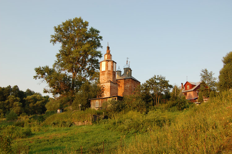 Сушки. Церковь Николая Чудотворца. общий вид в ландшафте