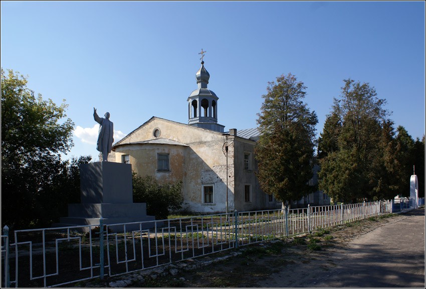 Церковь Покрова Пресвятой Богородицы, Крупец (Рыльский район, Курская область). фасады, Вид с Северо-Востока