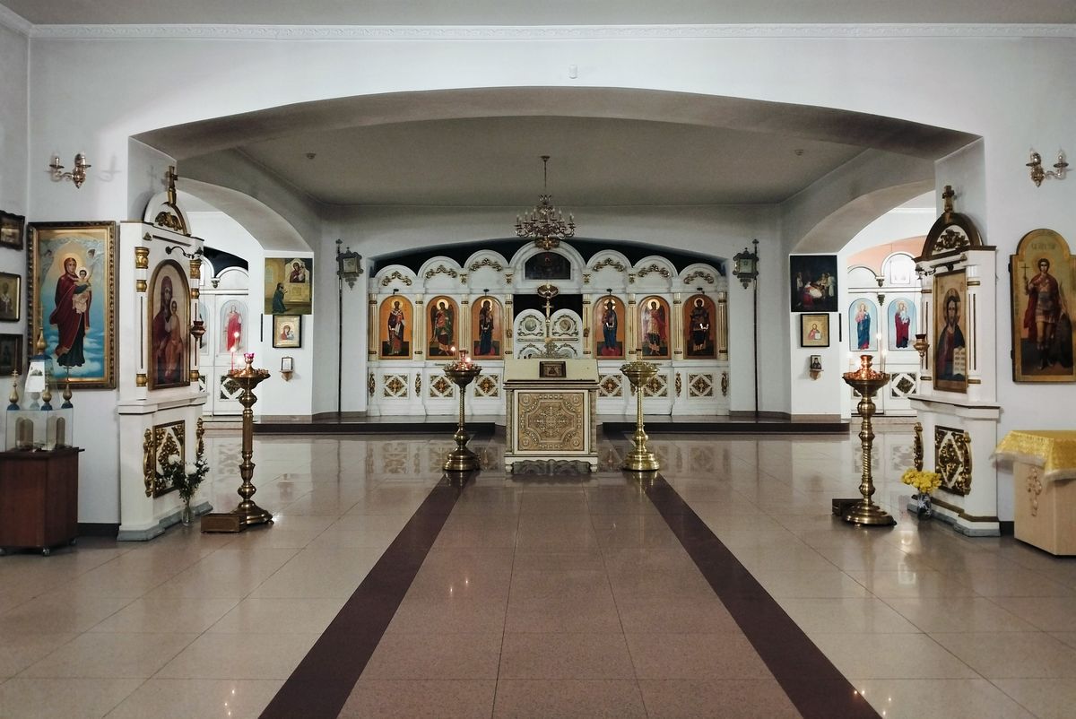 Центральный придел нижнего храма, интерьер и убранство. Собор Пантелеимона Целителя, Ессентуки (Ессентуки, город, Ставропольский край)