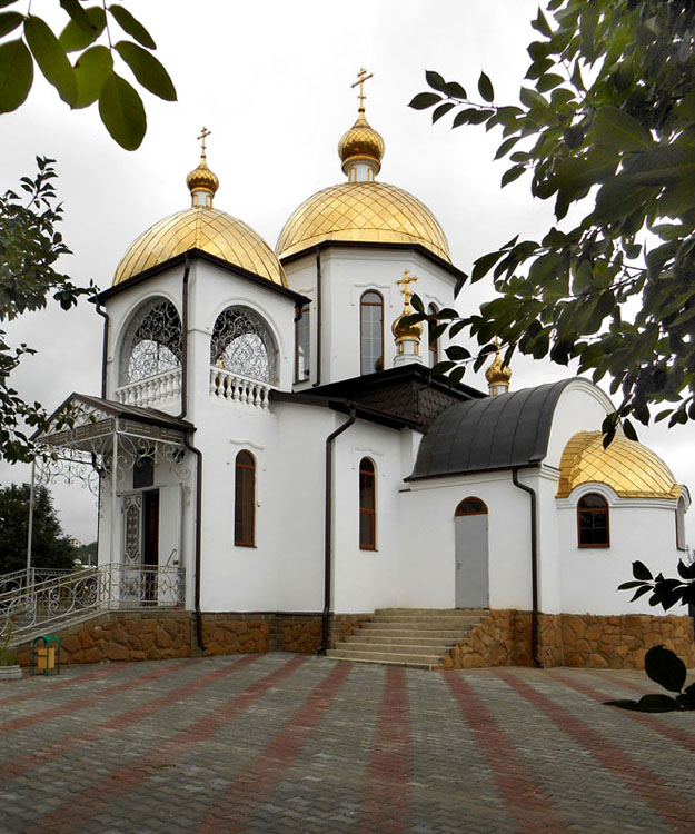 Ессентуки. Церковь Петра и Павла. фасады