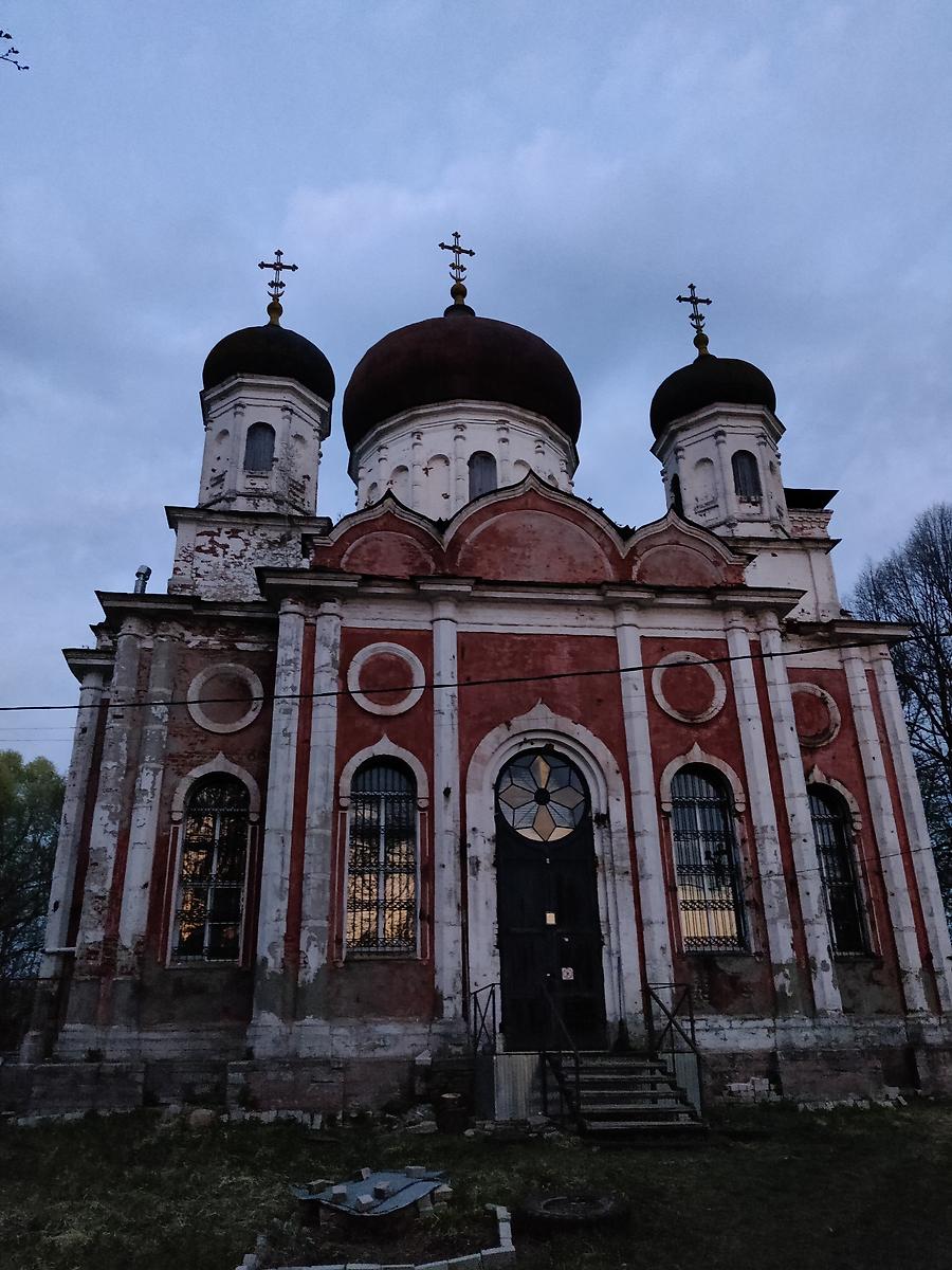 Вид с Запада, общий вид в ландшафте. Церковь Преображения Господня, Преображенское (Южский район, Ивановская область)