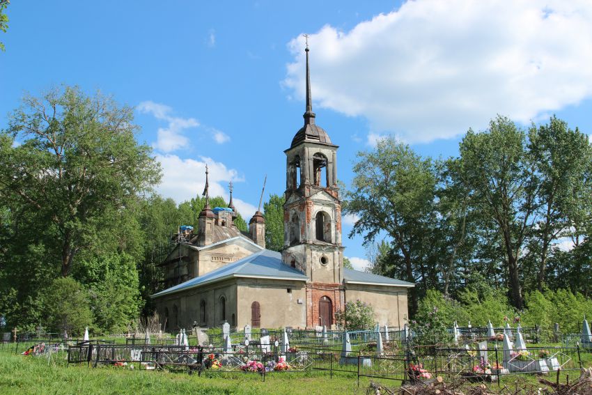 Семёновское. Церковь Михаила Архангела. общий вид в ландшафте