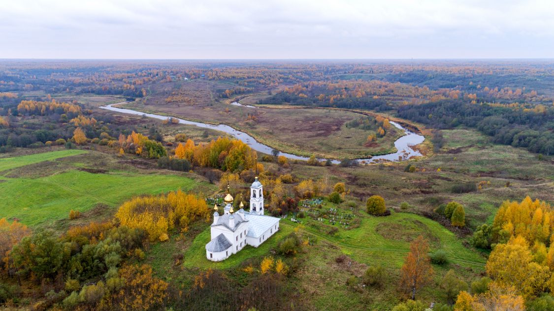 Церковь Михаила Архангела, Семёновское (Брейтовский район, Ярославская область). общий вид в ландшафте