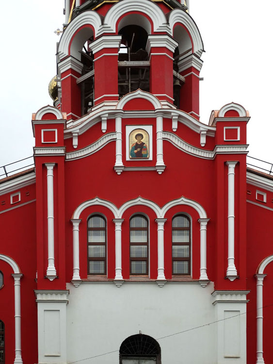 Церковь Пантелеимона Целителя (новая), Кисловодск (Кисловодск, город, Ставропольский край). архитектурные детали, Основной храм. Уже действует, но строительство продолжается.