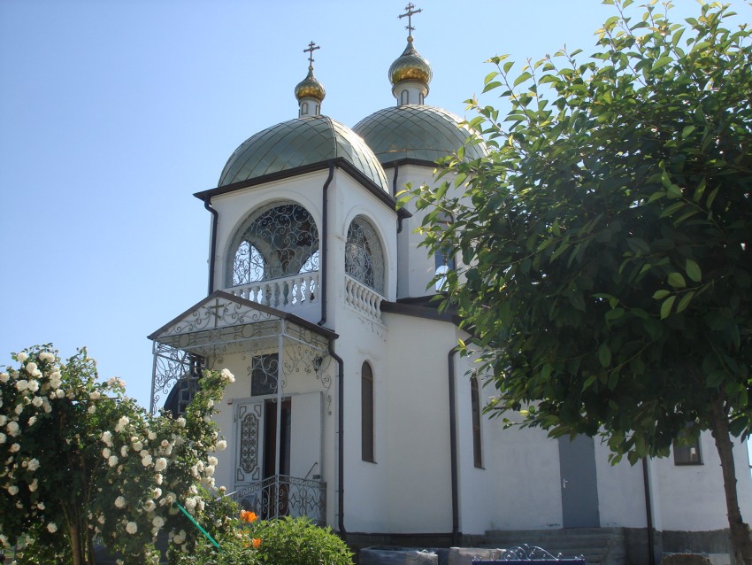 Ессентуки. Церковь Петра и Павла. фасады, Церковь Петра и Павла (Петропавловская)