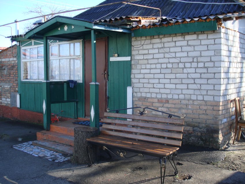 Церковь Георгия Победоносца, Боргустанская (Предгорный район, Ставропольский край). дополнительная информация, Домик священника Бориса расположен во дворе церкви