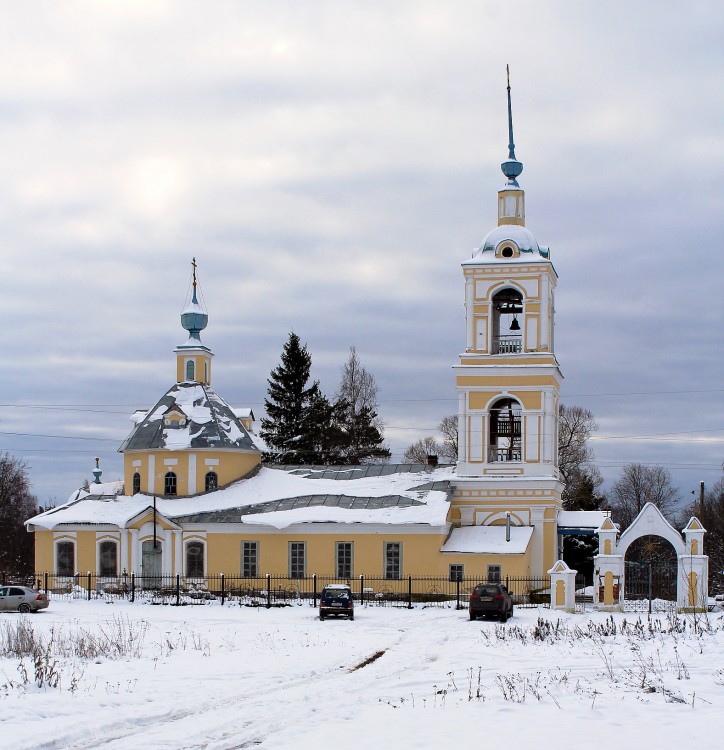 Церковь Троицы Живоначальной, Троицкое (Угличский район, Ярославская область). фасады