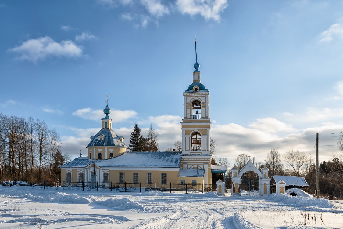 Троицкое. Церковь Троицы Живоначальной. фасады