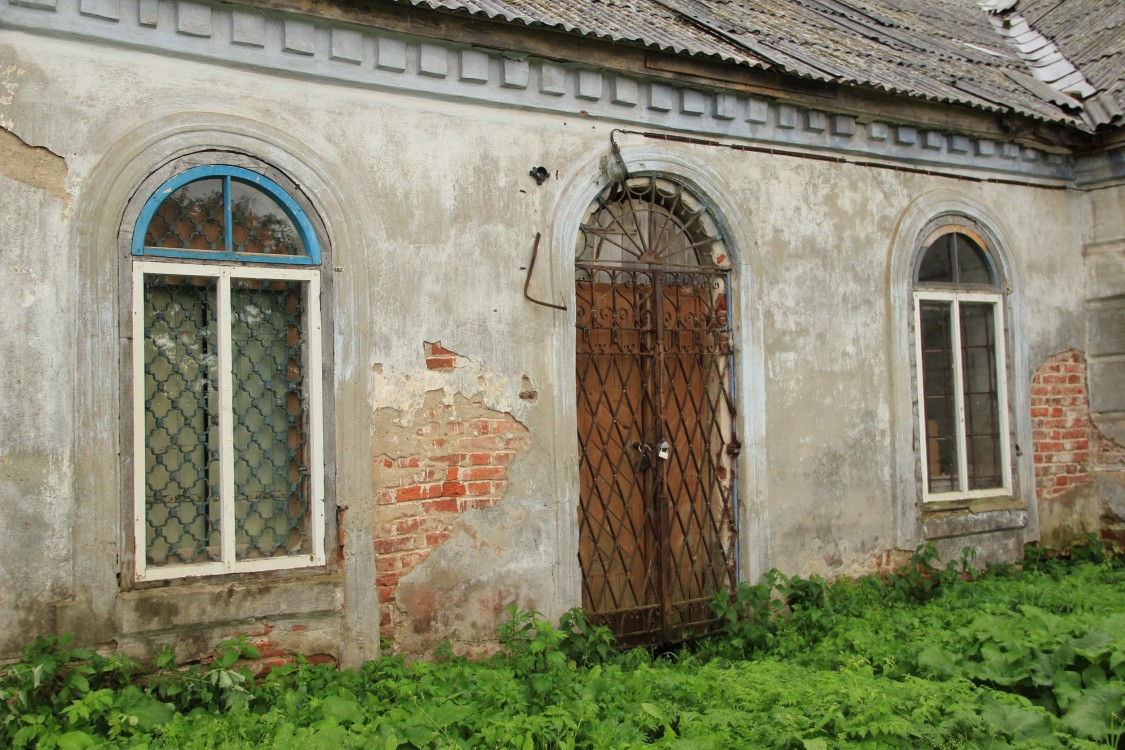 Церковь Троицы Живоначальной, Плоски (Угличский район, Ярославская область). фасады