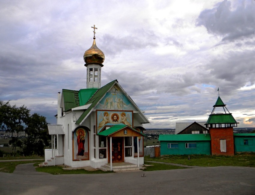 Белгород. Церковь Троицы Живоначальной. фасады