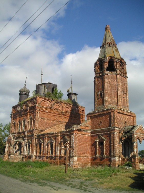 Линдо-Пустынь. Церковь Жён-мироносиц. фасады