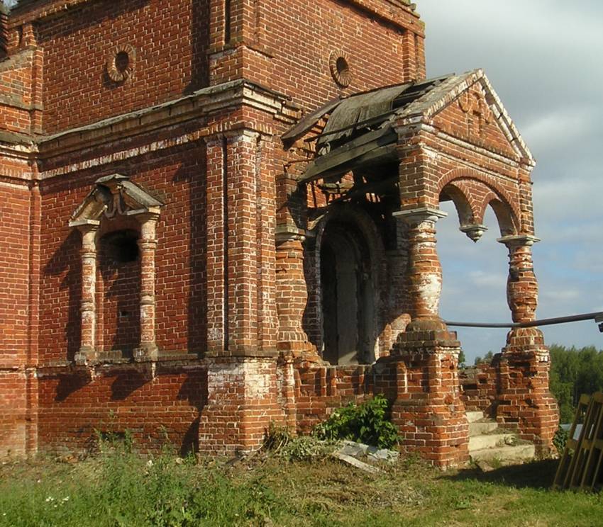 Линдо-Пустынь. Церковь Жён-мироносиц. архитектурные детали