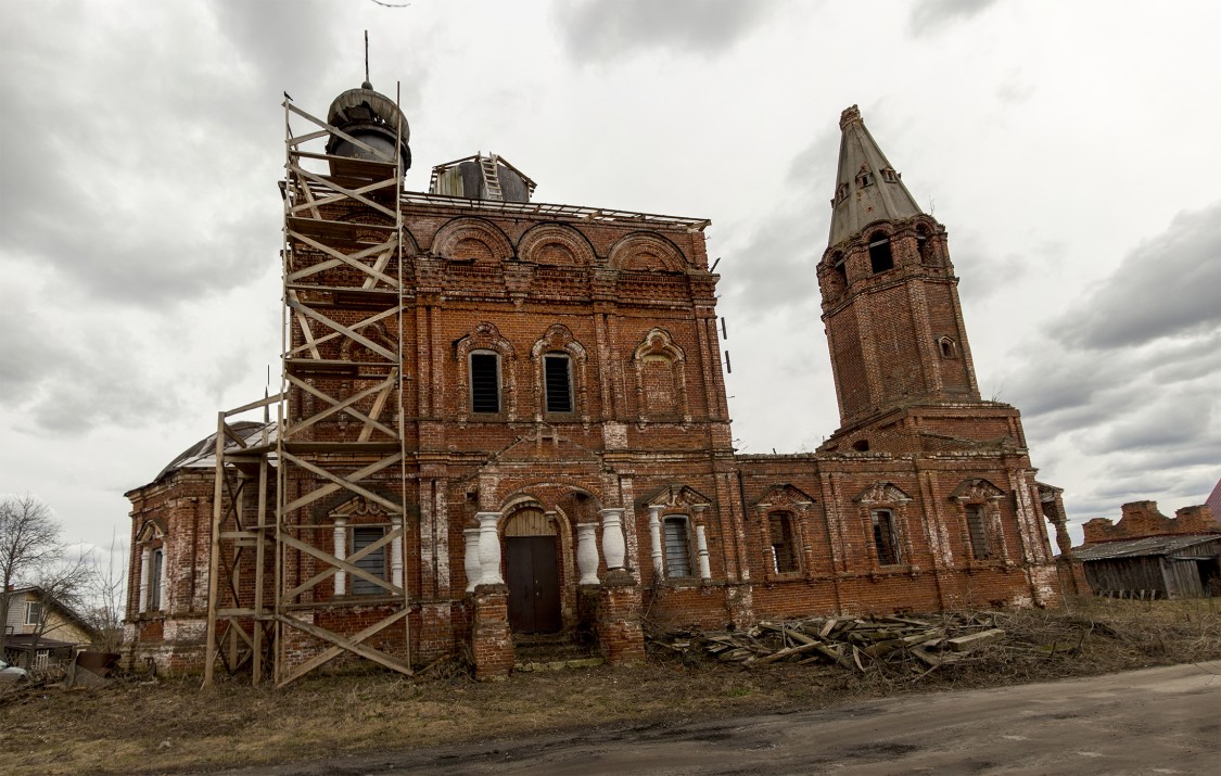 Линдо-Пустынь. Церковь Жён-мироносиц. фасады