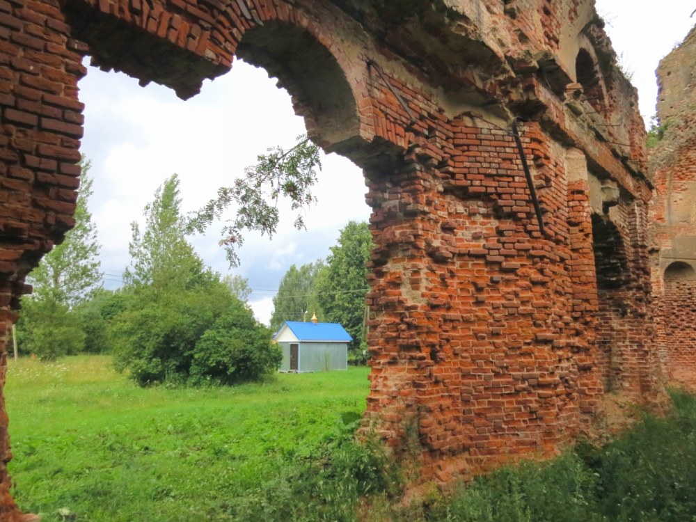 Церковь Покрова Пресвятой Богородицы, Черепово (Хиславичский район, Смоленская область). архитектурные детали