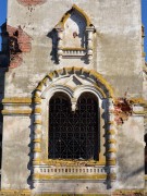 Церковь Успения Пресвятой Богородицы, Оформление окна в нижнем ярусе колокольни, Зарево, Хиславичский район, Смоленская область