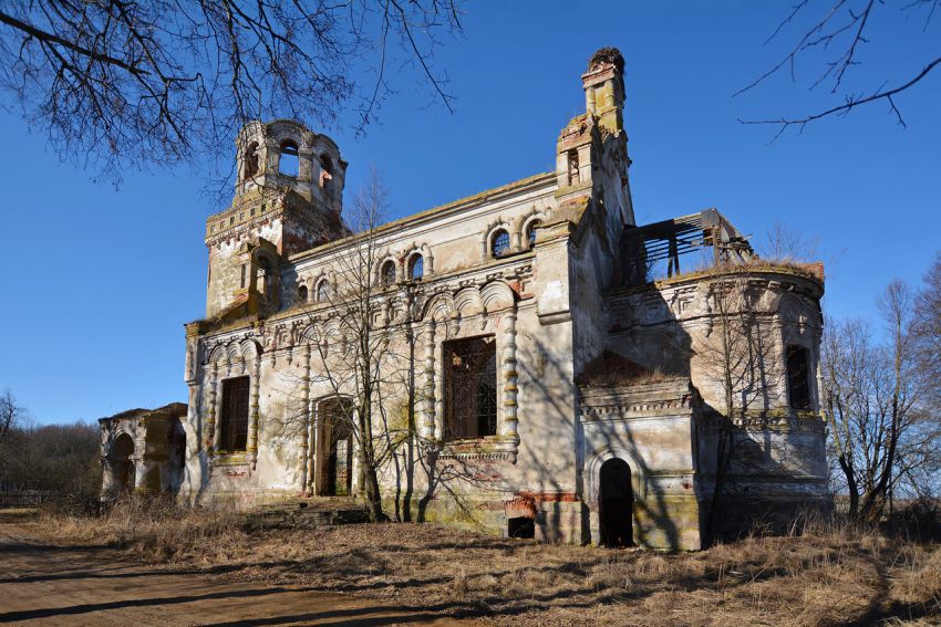 Зарево. Церковь Успения Пресвятой Богородицы. фасады, Вид с юго-востока