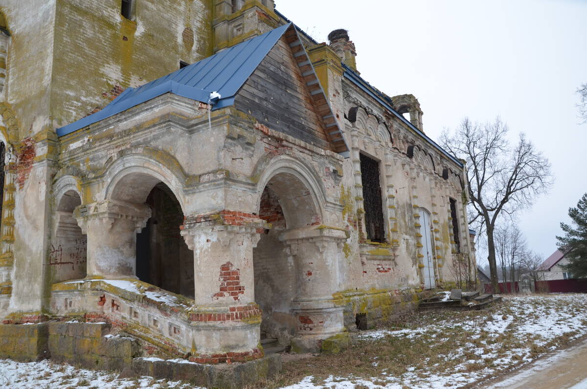 Церковь Успения Пресвятой Богородицы, Зарево (Хиславичский район, Смоленская область). архитектурные детали