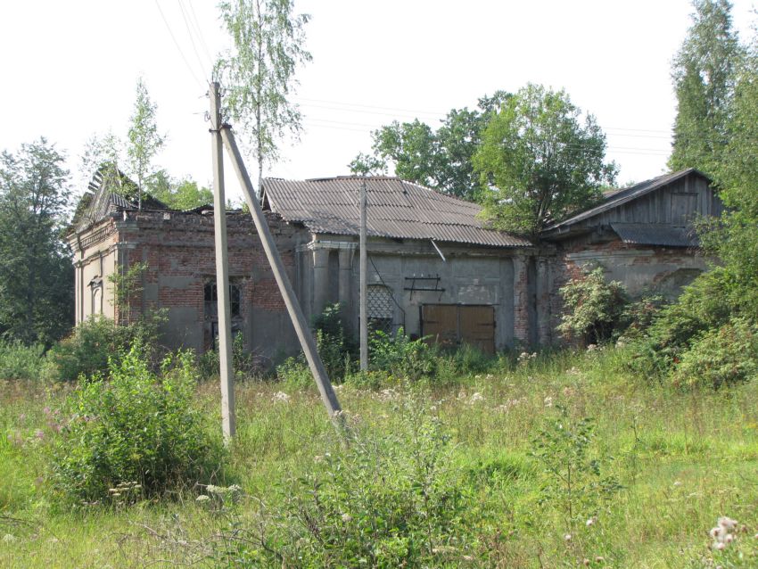 Церковь Троицы Живоначальной, Новинское (Некоузский район, Ярославская область). общий вид в ландшафте