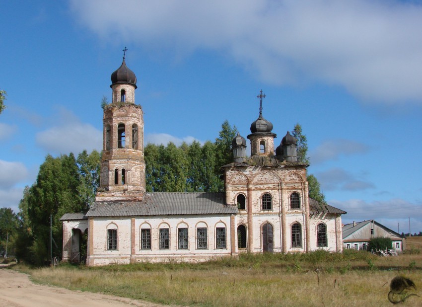 Церковь Иоанна Предтечи, Аксеновская (Лузский район, Кировская область). общий вид в ландшафте