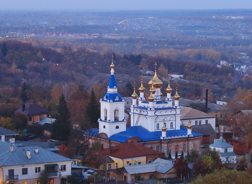 Курск. Церковь Ахтырской иконы Божией Матери. общий вид в ландшафте, Вид со смотровой площадки торгового центра Central Park