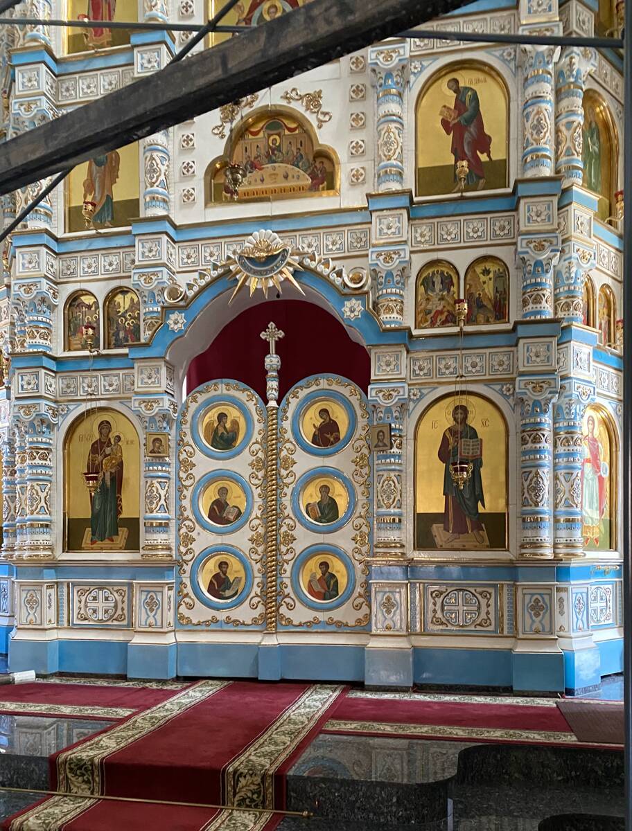 Церковь Казанской иконы Божией Матери, Краснообск (Новосибирский район, Новосибирская область). интерьер и убранство, Царские врата (в период ремонта в главном объёме)