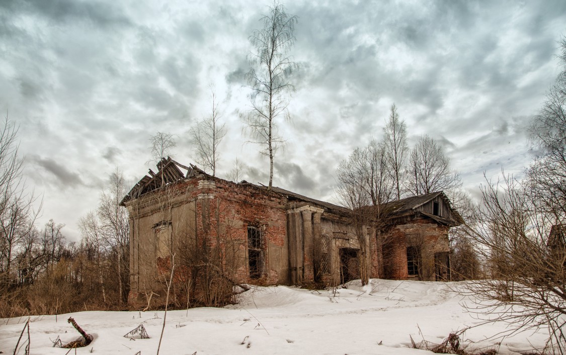 Новинское. Церковь Троицы Живоначальной. фасады