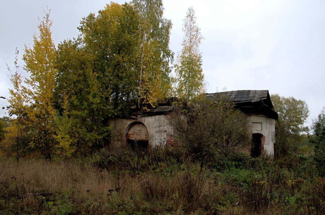 Новинское. Церковь Троицы Живоначальной. фасады