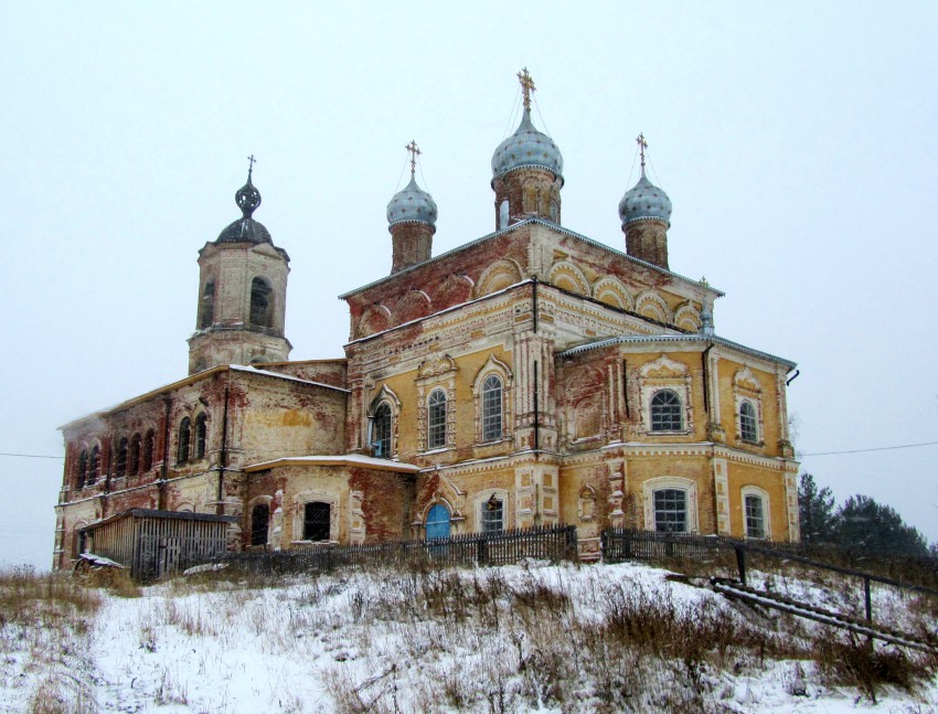 Церковь Михаила Архангела, Верхне-Лалье (Лузский район, Кировская область). фасады, вид с юго-востока
